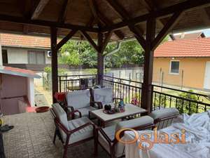 Šestosobna kuća na Klisi!