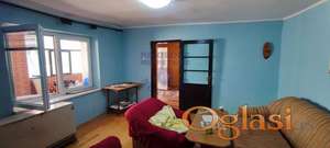 Kuća na dobroj lokaciji