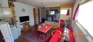 Izdajem kuću nameštenu u Zemunu Beograd