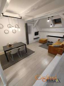  KOMPLETNO RENOVIRAN DVOSOBAN STAN U STROGOM CENTRU NOVOG SADA