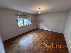 Uknjižen - Top lokacija!!!