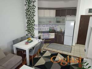 Odličan dvoiposoban stan na Bulevaru Evrope.