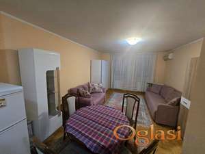 Novi Sad - Cara Dušana - jednosoban stan - odmah useljivo - 270 eura