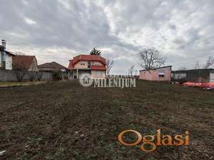 Uknjižena kuća na 11,5 ari placa u Jakovu ID#2231