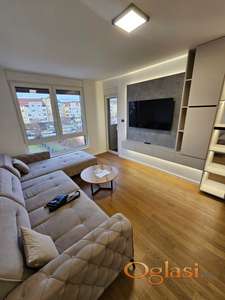 ~~~ ODMAH useljiv moderan i namešten stan ~~~