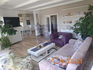 Prodaje se odlicna kuca u Blok Vili