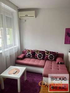 Garsonjera na Grbavici, 26 m², 5/6 sprat-odmah useljivo