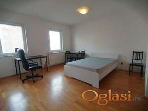 Nameštena garsonjera 27m2 - Detelinara