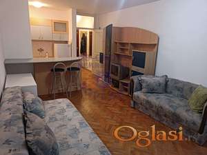 U ponudi veoma simpatična garsonjera na fantastičnoj lokaciji