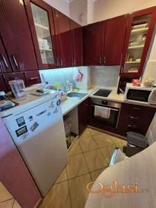 Kompletno namešten stan u ulici Cara Dušana