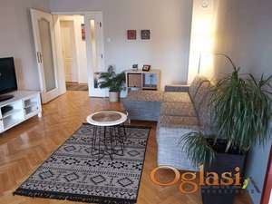  ODLIČAN PORODIČNI TROSOBAN STAN - STARI GRAD