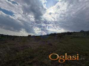 Prodaje se plac u Karlovcima 478m2