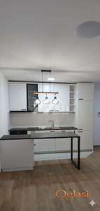 Izdajem potpuno Nov dvosoban nenamešten stan na Detelinari !!! Novogradnja ID#4358