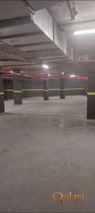 Izdajem garazno mesto