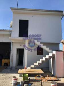 Spratna kuca u centru Kovilja