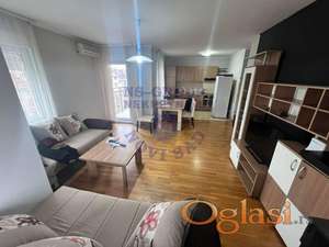 Odlican trosoban stan na Novoj Detelinari !