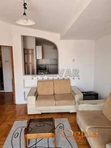 Izdaje se jednoiposoban stan u  strogom centru Niša, 40m2!