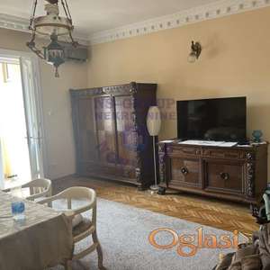 Predstavljamo Vam lep, komforan, veliki jednosoban stan.