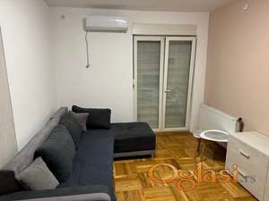 Novi Sad - Grbavica - Đorđa Servickog - garsonjera odmah useljiva - 300 eura