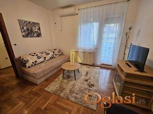 Ćirpanova ulica, nameštena garsonjera