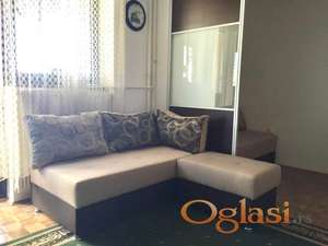 PROSTRAN JEDNOSOBAN STAN KOD SAJMA