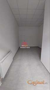 Ulični lokal - 25m2 - Centar