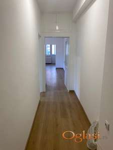 Dvosoban stan na odličnoj lokaciji između Suda i Spensa