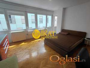 Vračar, nadomak Hrama Svetog Save 30m2, jednosoban stan ID#5261
