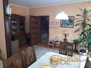 Odlična kuća u Novom Sadu na Bulevaru!