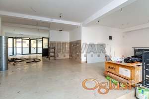 Lokal  u  prizemlju  novogradnje, strogi  centar,  165 m2  u  dva  nivoa + 70 m2 (bašta)