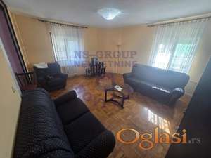 Trosoban stan u Beceju, 70m2