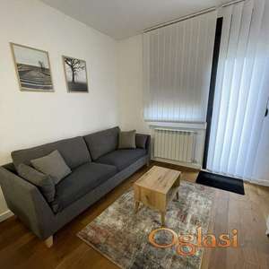 Sjajan jednoiposoban stan u srcu Grbavice.