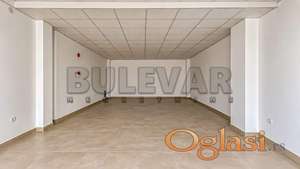 Izdaje se nov ulični lokal na Panteleju, 56m2