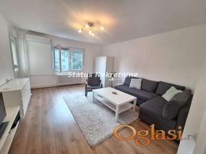 ODLIČAN RENOVIRAN NAMEŠTEN TROSOBAN STAN 83M2 U KRALJA PETRA, BLIZU SAJMA, 550EU