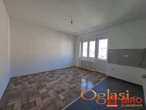 Potpuno renoviran stan na odličnoj lokaciji - Grbavica