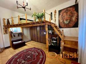 Nekretnina se nalazi na odličnoj lokaciji, u neposrednoj blizini Beogradske kapije i Varadinskog mosta.