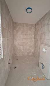 Odličan dvosoban stan! Novogradnja! Telep!