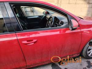 Golf 6 desna vrata crvena Originalni delovi  Moguca ugradnja delova  Alfa Romeo 147-156-166-159-GT-MiTo-Giulietta Fiat bravo 2 - croma -grande punto -multipla 2 -punto 3 -stilo-idea Freemont Panda 3 500L 500 Lancia ypsilon-delta-musa-lybra Volkswagen Golf 6  Ukoliko zelite da porucite Posaljite poruku preko sms poruke ili pozovite na telefon 0616115961