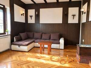 Porodična kuća sa velikim potecijalom, 183 m2 - Ruma