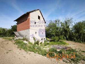 Spratna kuća, 175m2, Maradik