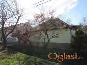 Prodaja dve kuće na istoj parceli u centru Novog Bečeja