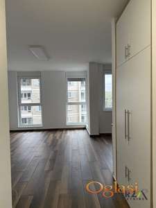  ODLIČAN POSLOVNI PROSTOR U STAROM GRADU