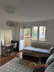 Jednoiposoban stan - 43m2 - Detelinara