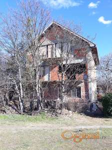 Prodajem kuću, na extra lokaciji