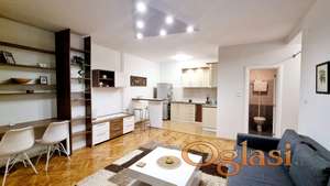 Kompletno namešten jednosoban stan - CENTAR/SPENS