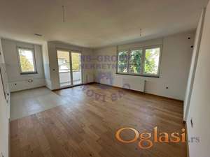 Četvorosoban stan 86m2 Bulevar Evrope