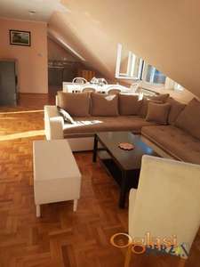  PROSTRAN TROSOBAN STAN SA PARKING MESTOM - BULEVAR EVROPE