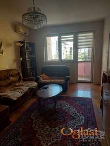 NOVI SAD - CENTAR - 57m2 - 500 evra