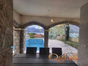 3-soban stan sa privatnim bazenom u Kostanjici