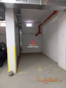 Garažno mesto - 13m2 - Petrovaradin